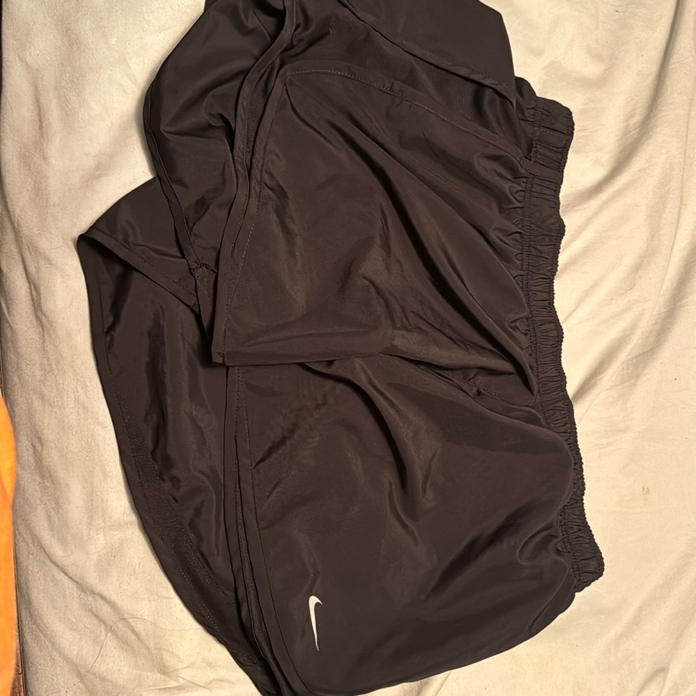 Women’s Nike shorts, size XXL, black never worn, 3 inch